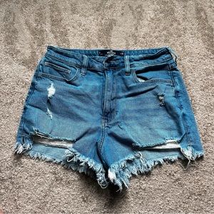 Hollister Ultra High Rise 3” Short